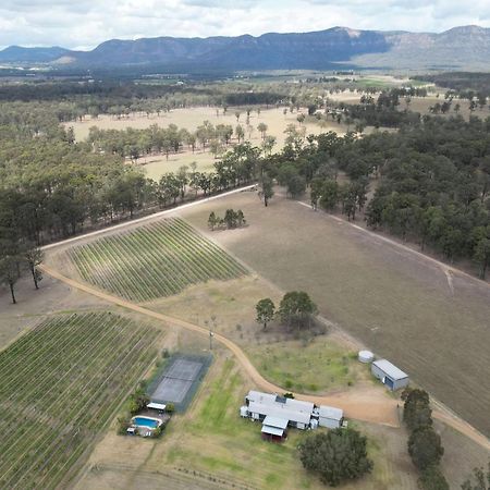 Ironbark Hill Estate Hotel Pokolbin Buitenkant foto